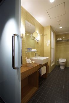 The B Hotel 3*