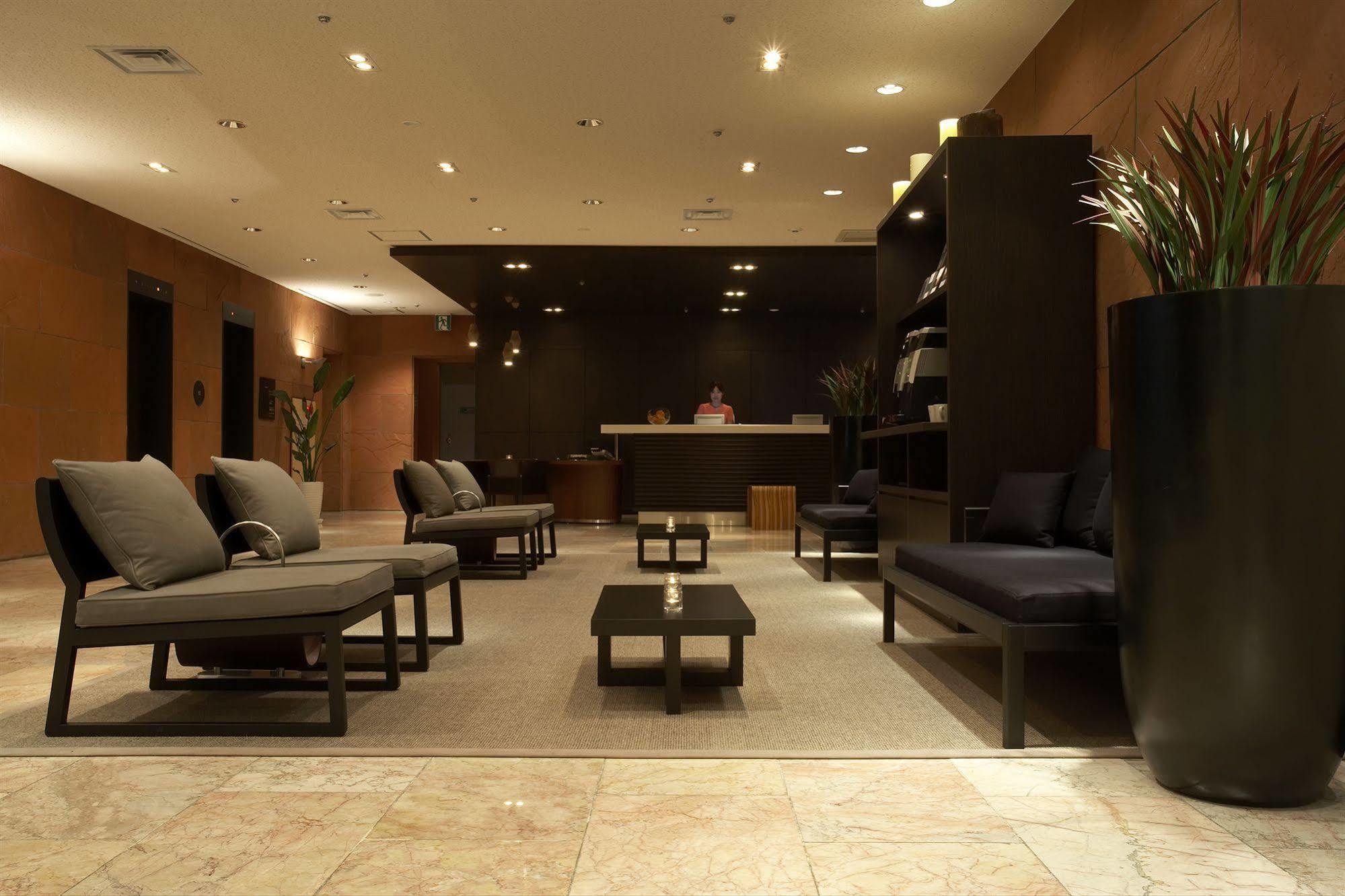 The B Hotel