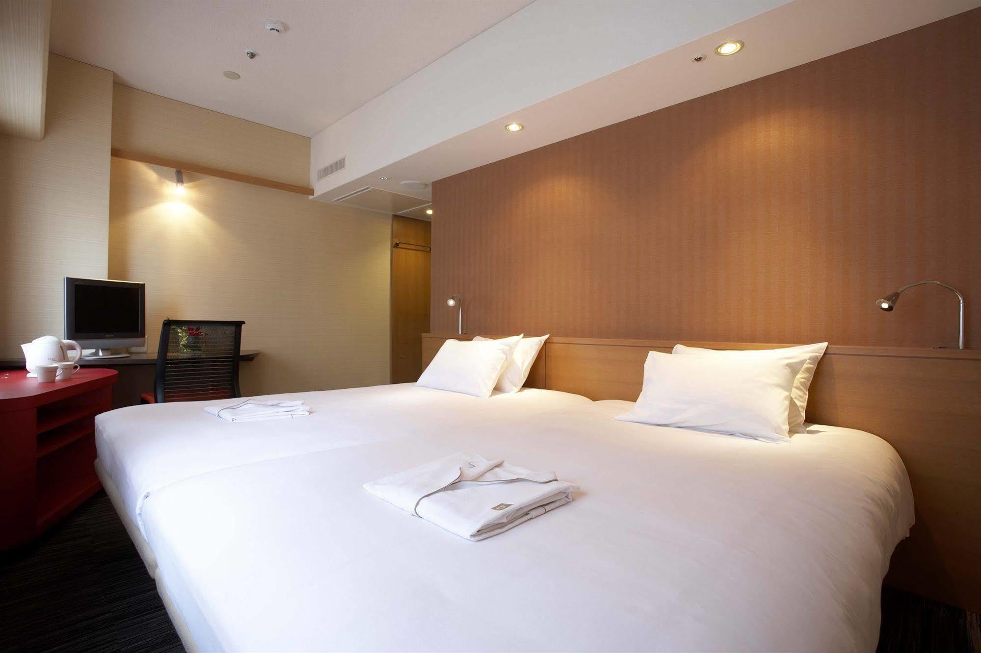 The B Hotel